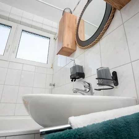 דירה Serviceroom24 - 3 In Wlan - Smart-tv - 24-7 Check-in Und Kueche הרטן