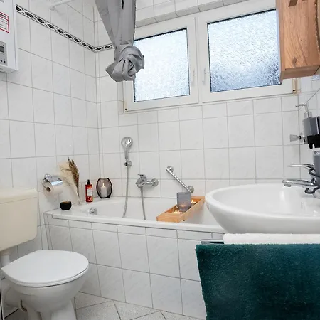 Serviceroom24 - 3 In Wlan - Smart-tv - 24-7 Check-in Und Kueche הרטן