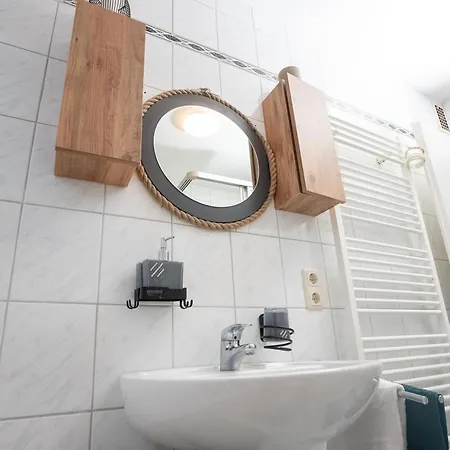 Serviceroom24 - 3 In Wlan - Smart-tv - 24-7 Check-in Und Kueche דירה הרטן